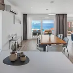 Luxurious Lapis - Heated Pool, Sauna, Gym And Spa, 120m To Sandy Omiš
