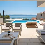 Βίλα Luxurious Lapis - Heated Pool, Sauna, Gym And Spa, 120m To Sandy Omiš