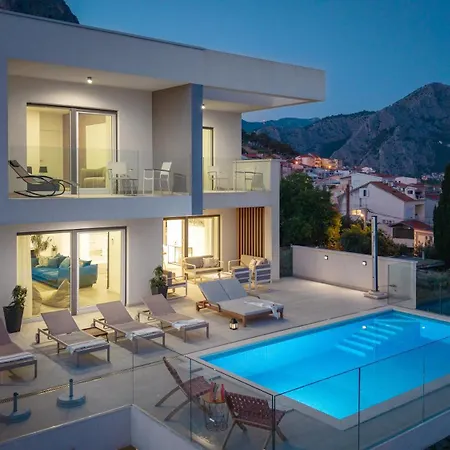 Luxurious Lapis - Heated Pool, Sauna, Gym And Spa, 120m To Sandy * Omiš