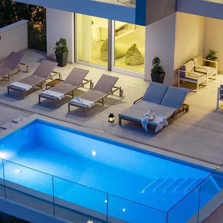 Luxurious Lapis - Heated Pool, Sauna, Gym And Spa, 120m To Sandy Villa *