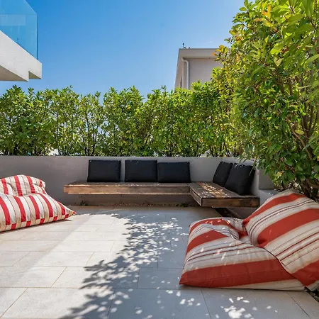 Villa Luxurious Lapis - Heated Pool, Sauna, Gym And Spa, 120m To Sandy Omiš