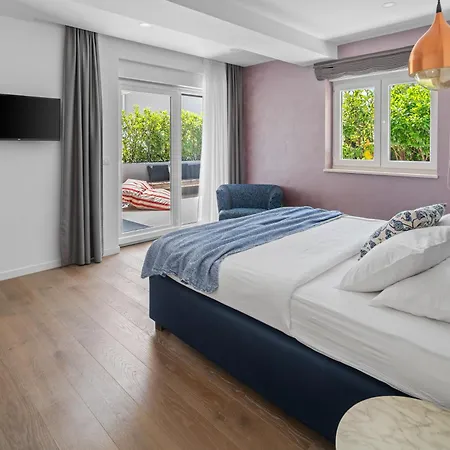Luxurious Lapis - Heated Pool, Sauna, Gym And Spa, 120m To Sandy * Omiš