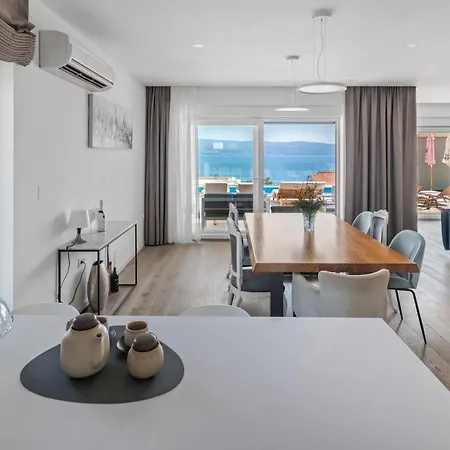 Luxurious Lapis - Heated Pool, Sauna, Gym And Spa, 120m To Sandy Omiš