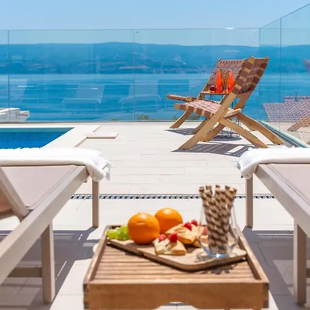Luxurious Lapis - Heated Pool, Sauna, Gym And Spa, 120m To Sandy Villa *