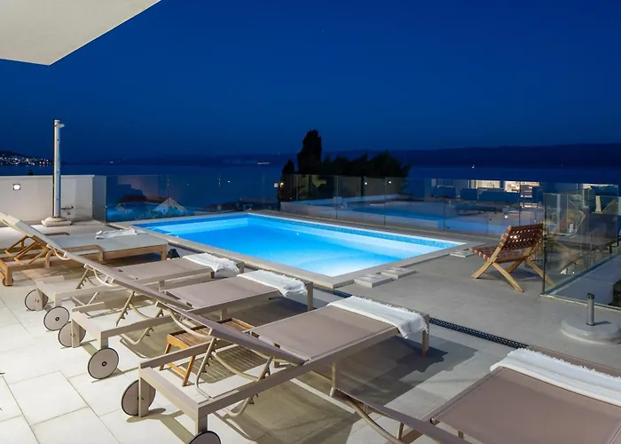 Luxurious Lapis - Heated Pool, Sauna, Gym And Spa, 120m To Sandy Villa *