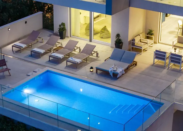 Luxurious Lapis - Heated Pool, Sauna, Gym And Spa, 120m To Sandy Villa *