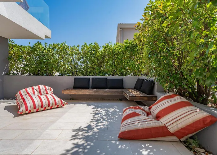 Villa Luxurious Lapis - Heated Pool, Sauna, Gym And Spa, 120m To Sandy Omiš