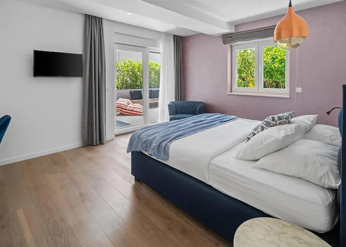 Luxurious Lapis - Heated Pool, Sauna, Gym And Spa, 120m To Sandy * Omiš