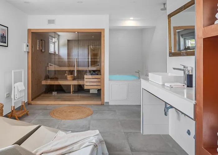 Villa Luxurious Lapis - Heated Pool, Sauna, Gym And Spa, 120m To Sandy