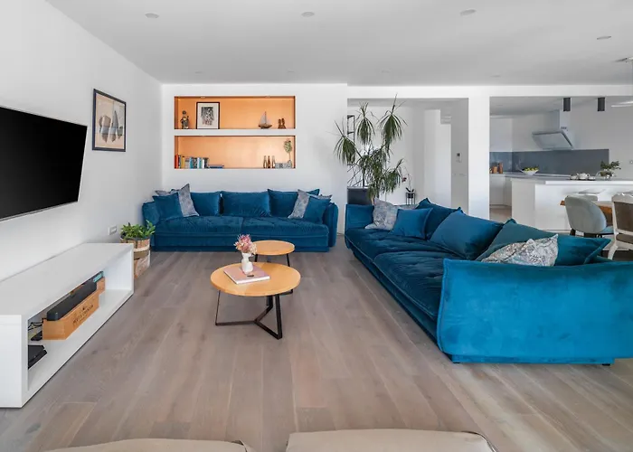 Luxurious Lapis - Heated Pool, Sauna, Gym And Spa, 120m To Sandy Villa Omiš