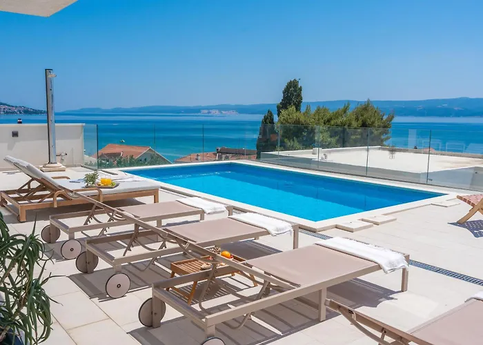 Luxurious Lapis - Heated Pool, Sauna, Gym And Spa, 120m To Sandy Omiš