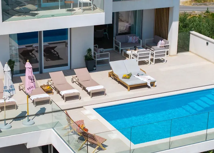 Villa Luxurious Lapis - Heated Pool, Sauna, Gym And Spa, 120m To Sandy *